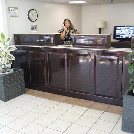 Charlotte Express Inn Екстериор снимка