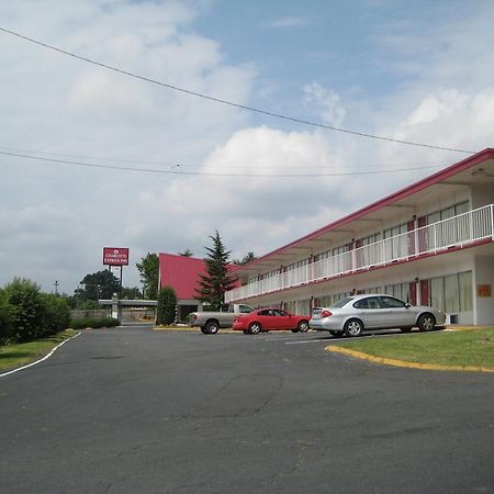Charlotte Express Inn Екстериор снимка