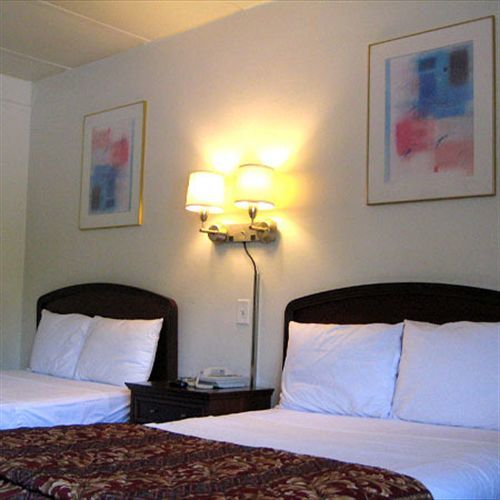 Charlotte Express Inn Екстериор снимка