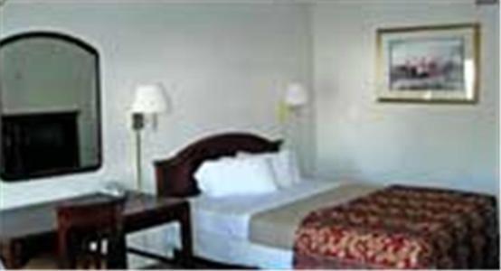 Charlotte Express Inn Стая снимка