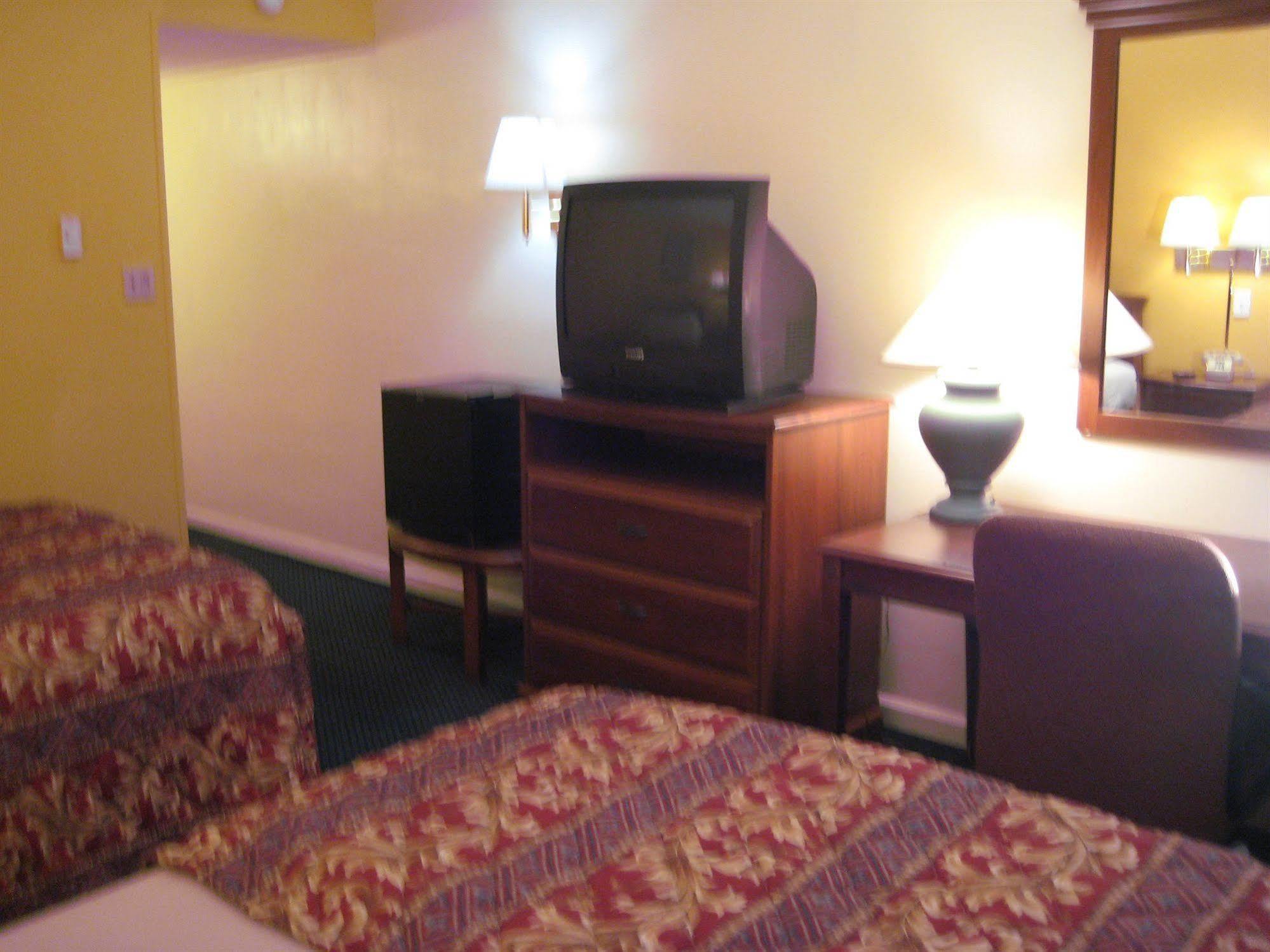 Charlotte Express Inn Екстериор снимка